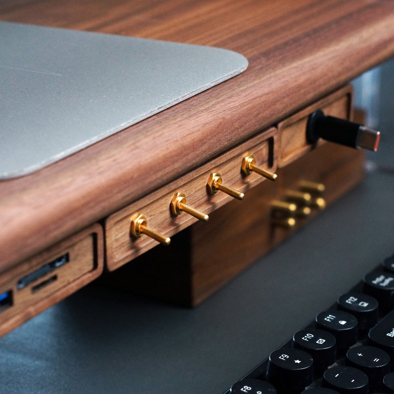 Moduł zasilania USB z niezależ – Monitor Stand recenzja i cena