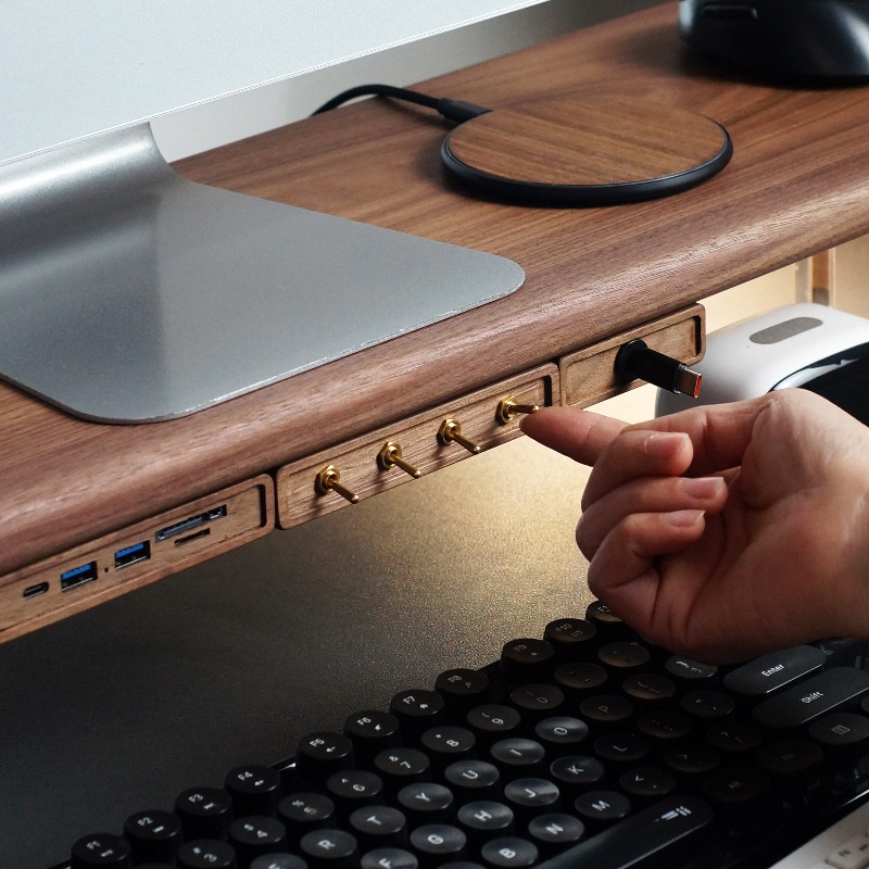 Moduł zasilania USB z niezależ – Monitor Stand recenzja i cena